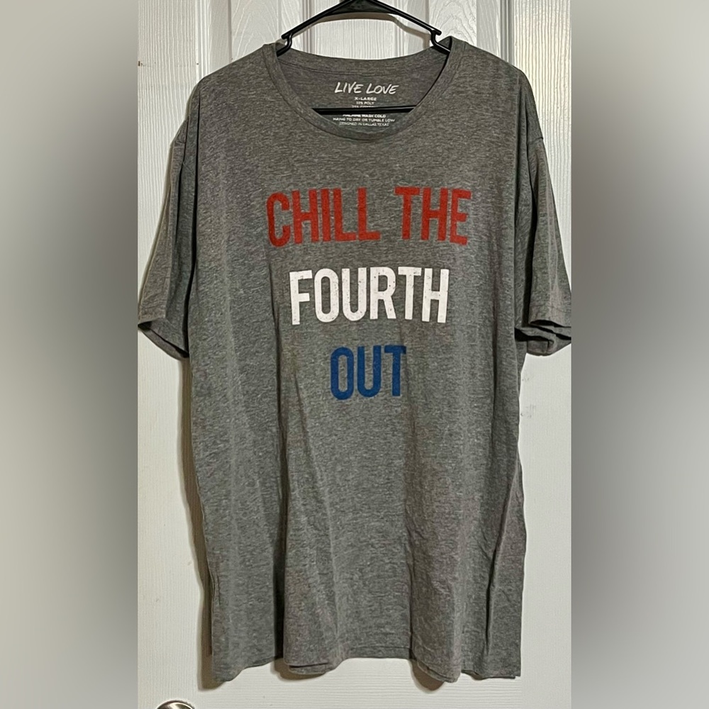 Live Love Gray Chill Graphic Women's Tee